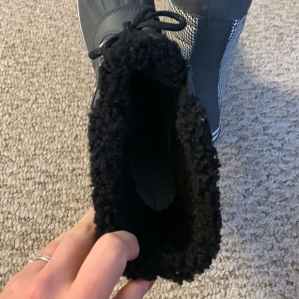 Sorel waterproof snow boots - Picture 5 of 5